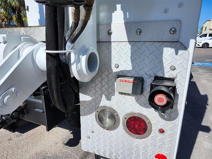 Used Altec T40P Cable Placer on 2018 Ford F750 Reg Cab Utility Truck - 05473