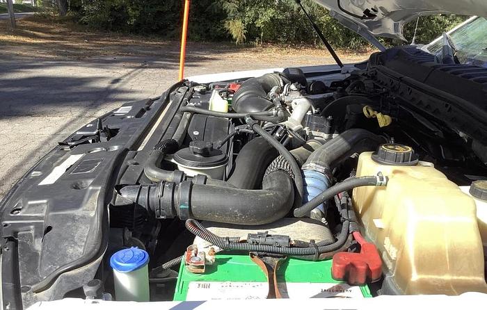 Used Altec AT40MH Bucket Boom on 2018 Ford F550 4x4 Reg Cab Utility Truck - 04802