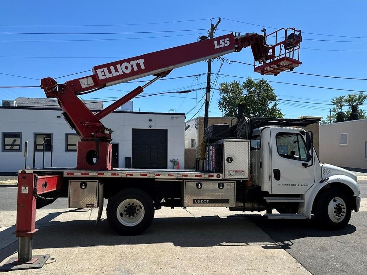 Used Elliott L55 Sign Crane on 2020 Freightliner M2-106 Non-CDL Reg Cab Flatbed Truck - ME3290