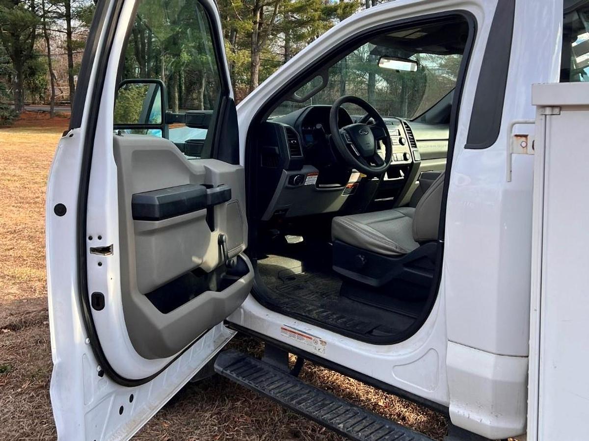 Used Altec AT200A Bucket boom on 2018 Ford F450 Reg Cab Utility Truck - R02774