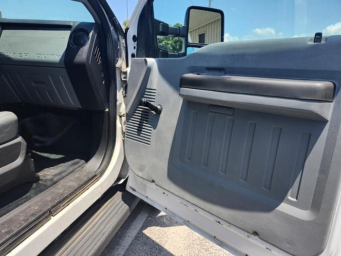 Used Altec AT235P Cable Placer on 2014 Ford F550 4x2 Reg Cab Utility Truck - 81122