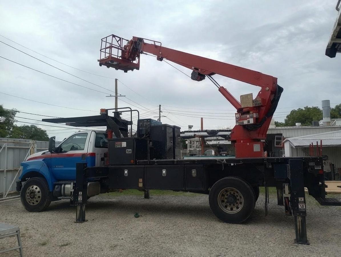 Used Altec LS63 Sign Crane on 2012 Ford F750 Reg Cab Flatbed Truck - 66987