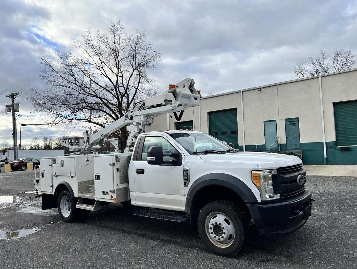Used Altec AT235P Cable Placer on 2017 Ford F-550 Reg Cab Utility Truck - R07865