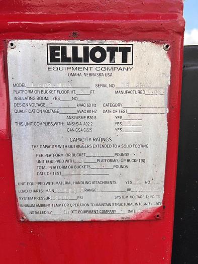 Used Elliot L60R Sign Crane on 2006 Ford F750 4x2 Reg Cab Flatbed Truck - R77335