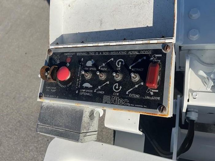 Used Altec AT200A Bucket Boom on 2014 Ford F450 Reg Cab Utility Truck - C70586