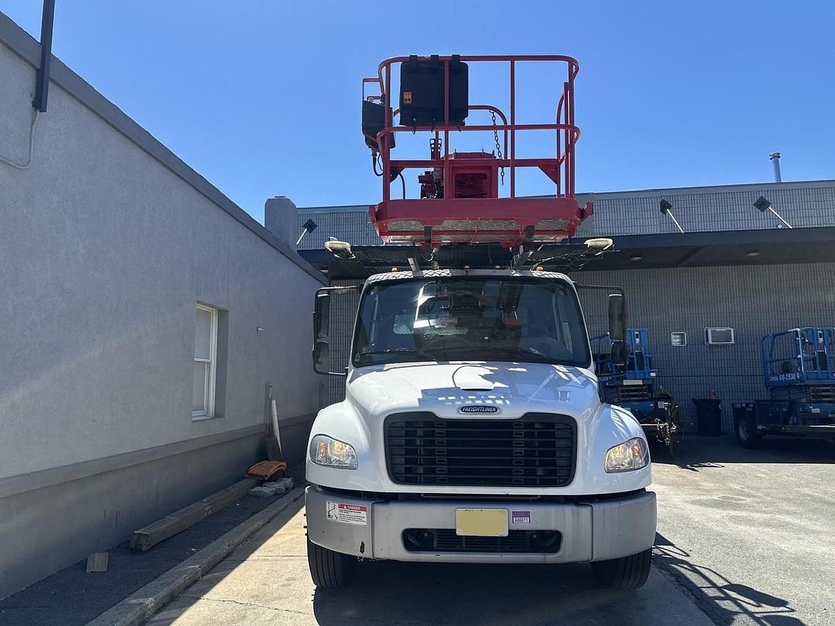 Used Elliott L55 Sign Crane on 2020 Freightliner M2-106 Non-CDL Reg Cab Flatbed Truck - ME3290