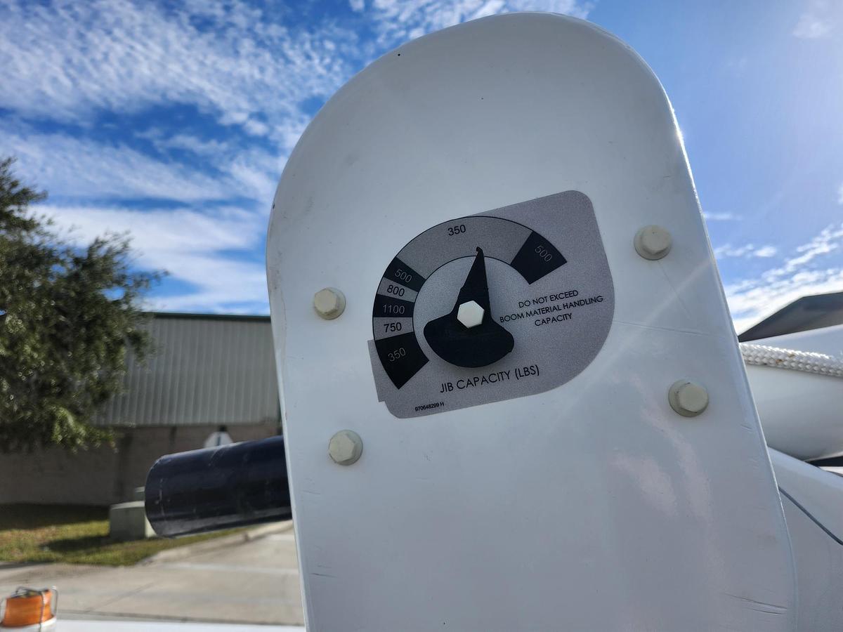 Used Altec AT41M Bucket Boom on 2019 Ford F550 4x4 Crew-Cab Bucket Truck - 96965