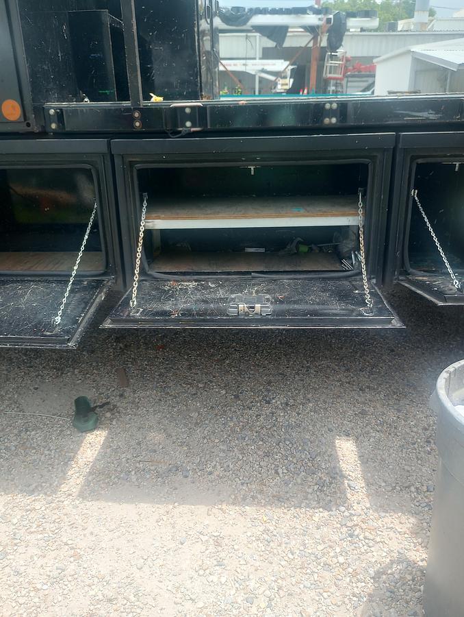 Used Altec LS63 Sign Crane on 2017 Ford F750 Reg Cab Flatbed Truck - 66987