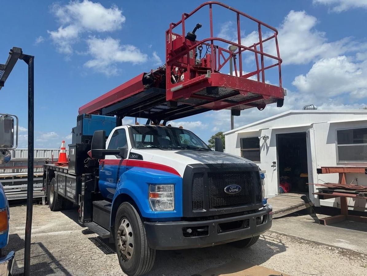 Used Altec LS63 Sign Crane on 2012 Ford F750 Reg Cab Flatbed Truck - 66987