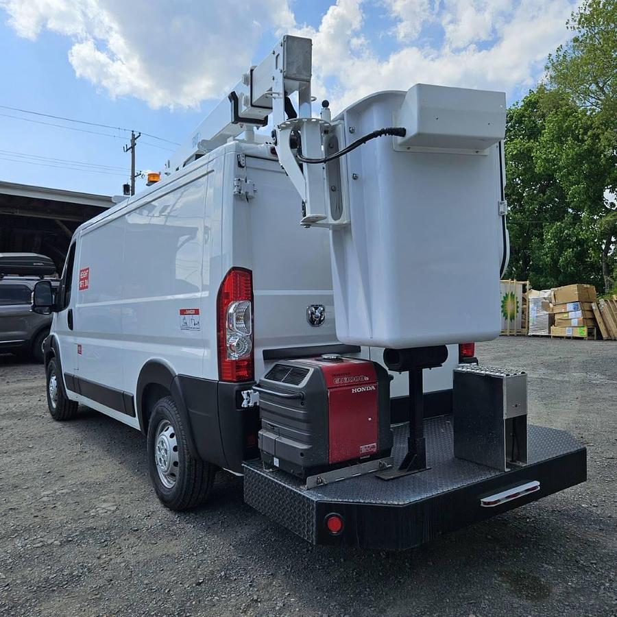 Used Versalift VANTEL29 NE Bucket Van on 2023 RAM 3500 VAN - R52427