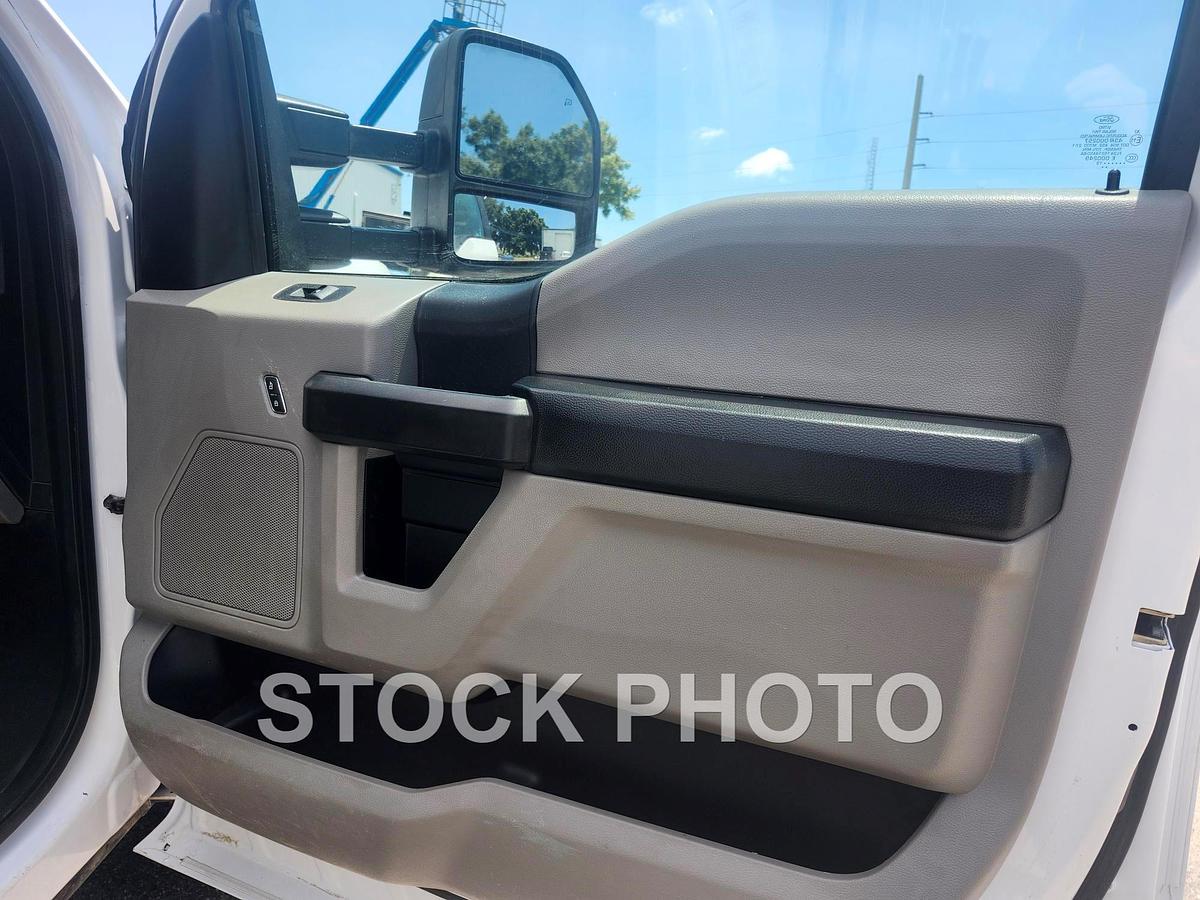 Used Altec AT48MH Bucket Truck on a 2019 Ford F550 4x4 Regular Cab Utility Truck - 15660