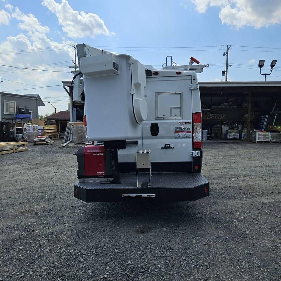 Used Versalift VANTEL29 NE Bucket Van on 2023 RAM 3500 VAN - R52427