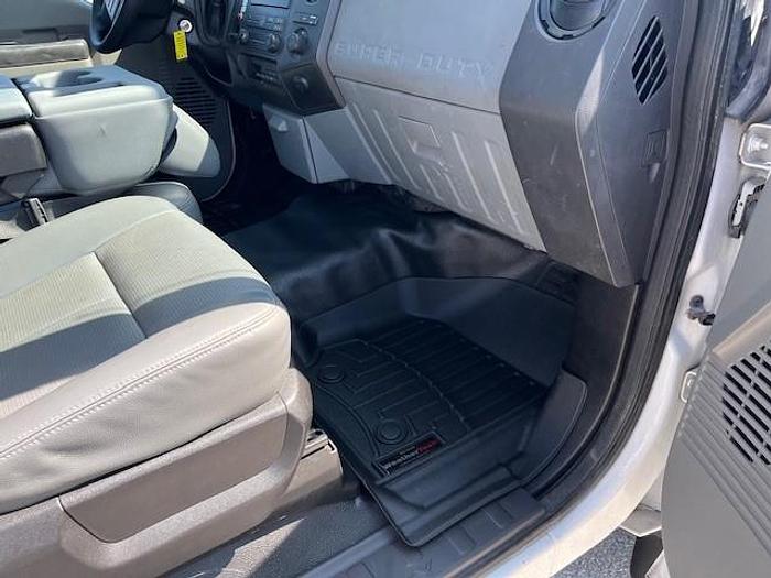 Used Altec AT40G Bucket Boom on 2014 Ford F550 Reg Cab Utility Truck - C70634