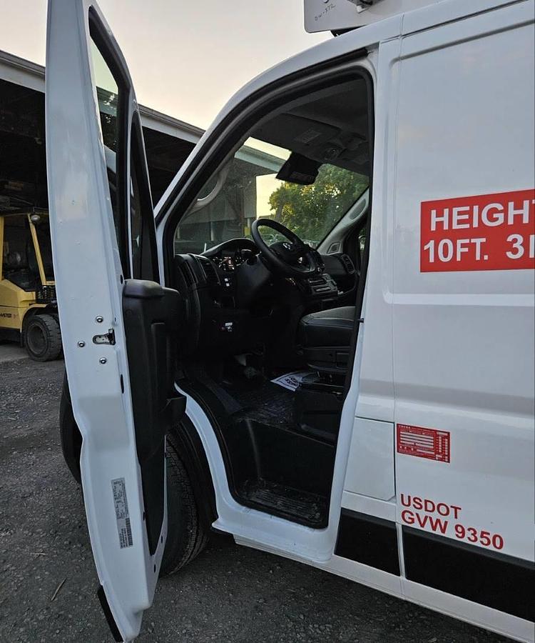 Used Versalift VANTEL29 NE Bucket Van on 2023 RAM 3500 VAN - R52427