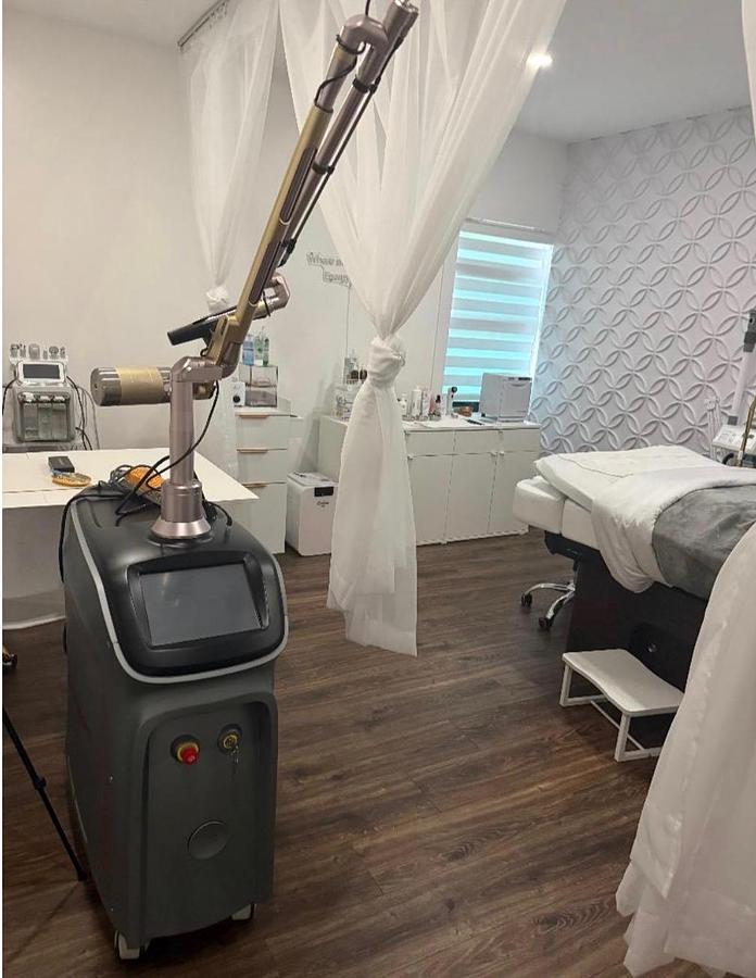 Used Eclat Pico Beam Tattoo Removal