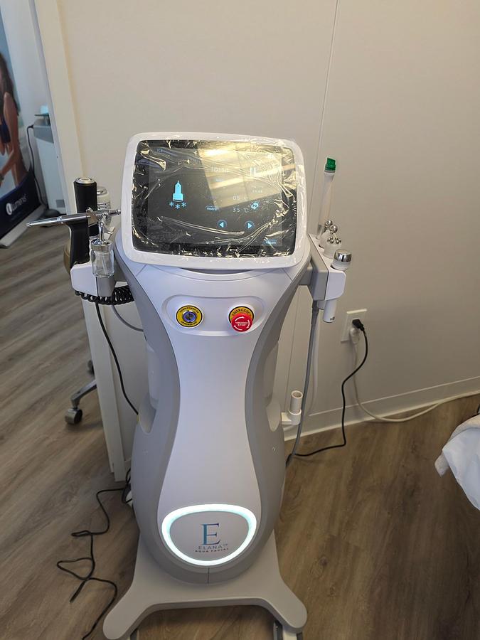 Elana Aqua Facial 7 in 1 Management System