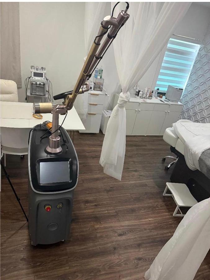Used Eclat Pico Beam Tattoo Removal