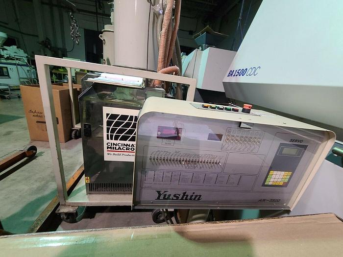 Used Battenfeld BA 1500 CDC Injection Molding Machine with Robot 165 Ton 9.5 ounce