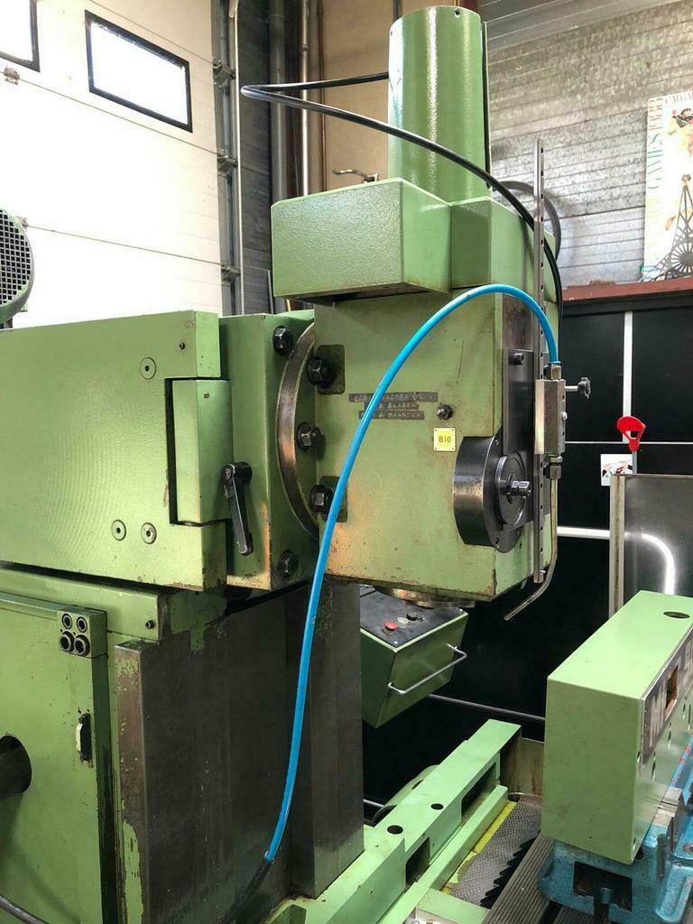 Usado 1990 MAHO MH-C 900