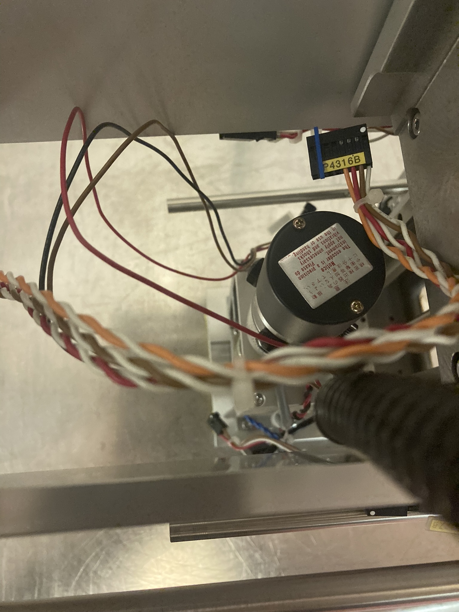 Used RL Robot Z drive motor UGQMEM-02MAKOE UTOPI-020SE