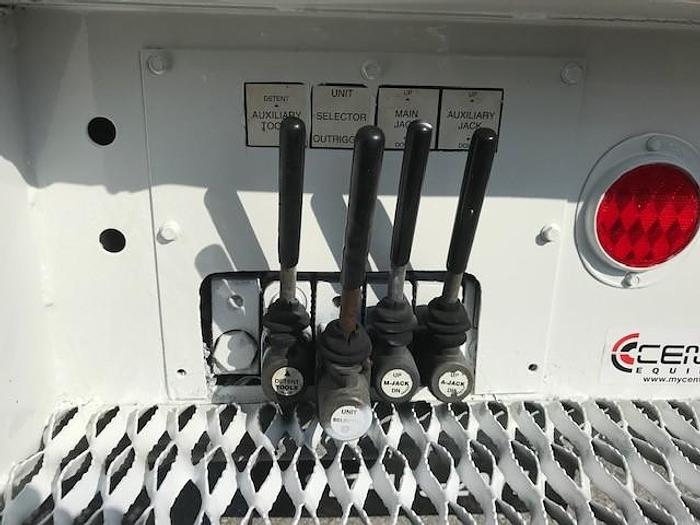 Used 2007 International 4300 Telelect 4045 Digger Derrick - C34114