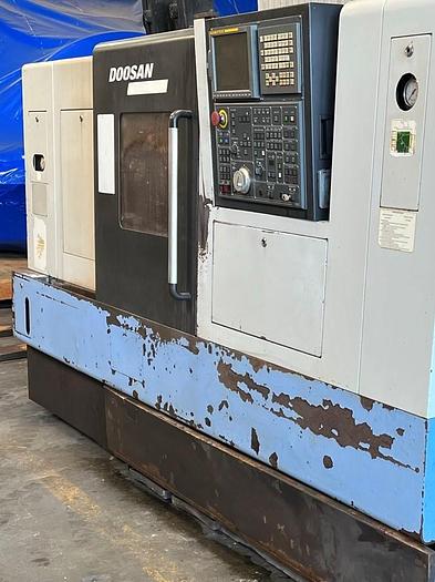 Used 2007 DOOSAN Puma 300C CNC lathe
