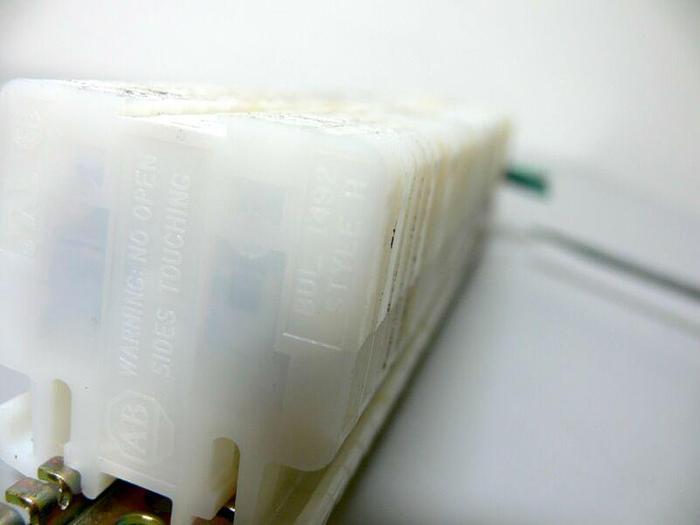 Used Lot of 31 Allen Bradley BUL 1492 Style H Terminal Blocks Mounted on Rail