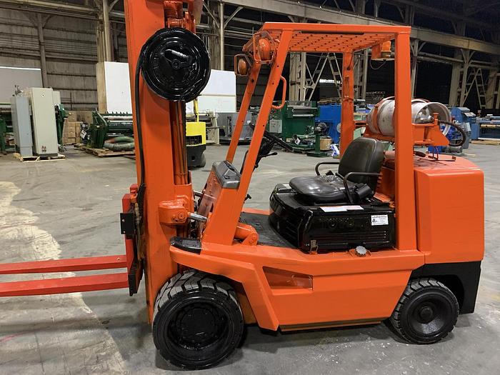 Used 8,000 POUND TOYOTA MODEL FGC40 FORKLIFT TRUCK
