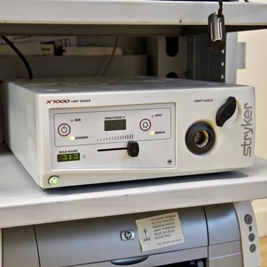 D'occasion COLONNE DE COELIOSCOPIE STRYKER AVEC CAMERA HD ET DEUX ECRANS PLATS