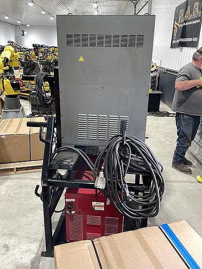 Used FANUC FANUC ARC MATE 120iB MIG WELDING CELL WITH LINCOLN 455M AND INDEX TABLE 5' X 8' RJ3iB CONTROL