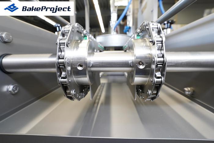 Oil spraying machine