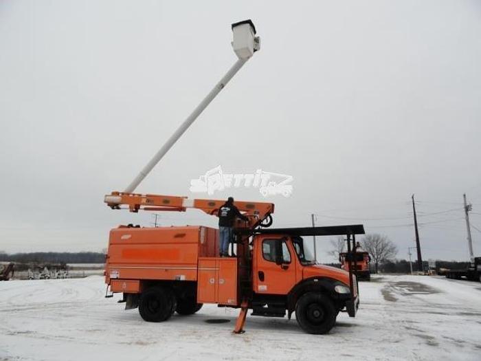 Used 2011 FREIGHTLINER BUSINESS CLASS M2 106