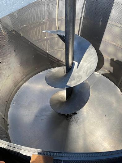 Used 1,200 GALLON WALKER VERTICAL SINGLE SHELL TANK WITH AUGER AGITATOR