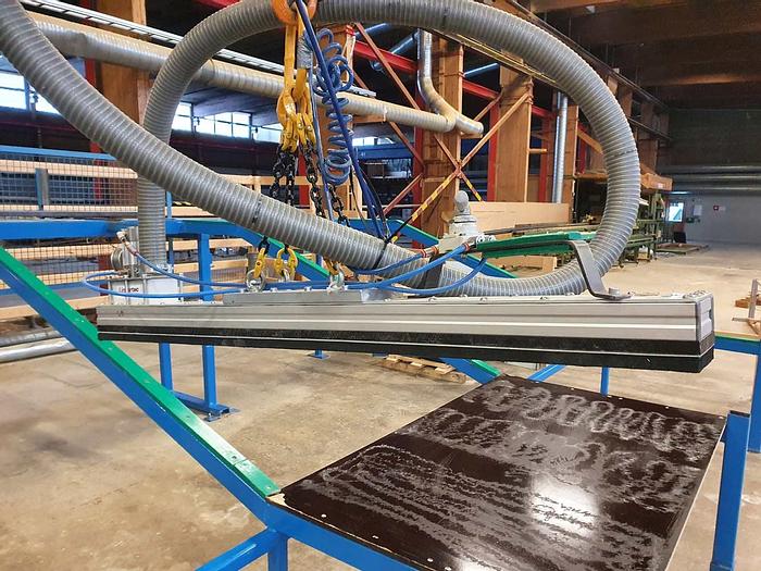 Used 2002 Lineartec OY Portal crane EKSTRÖM with Lineartec vaccum lifter