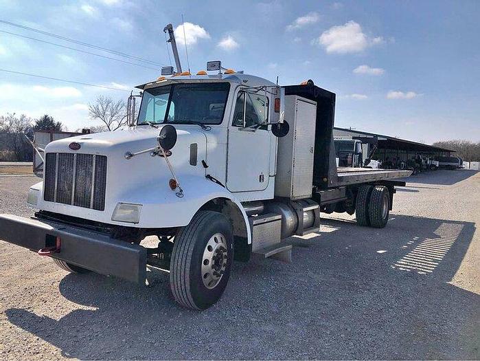 Used 2002 Peterbilt 330 roll back