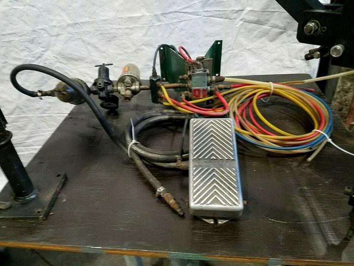 Used Assembly Automation Automatic Screwing Fastening Device with Ergonomic Arm