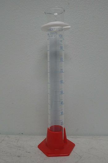 Used Pyrex Vista 70075 100mL Graduated Cylinders