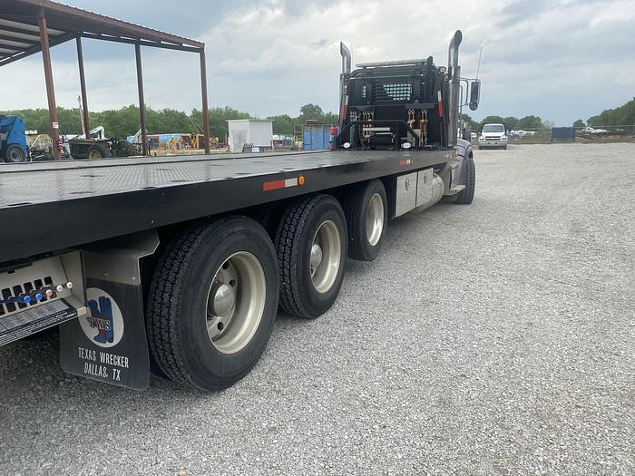 Used 2009 Peterbilt 386 Rillback wrecker
