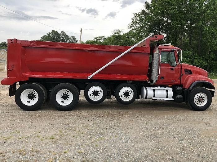 Used 2006 Mack CV713