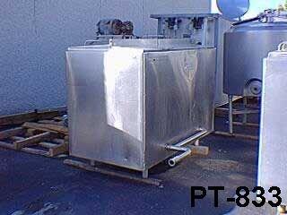 Used 3000 GALLON STORAGE TANK. CB