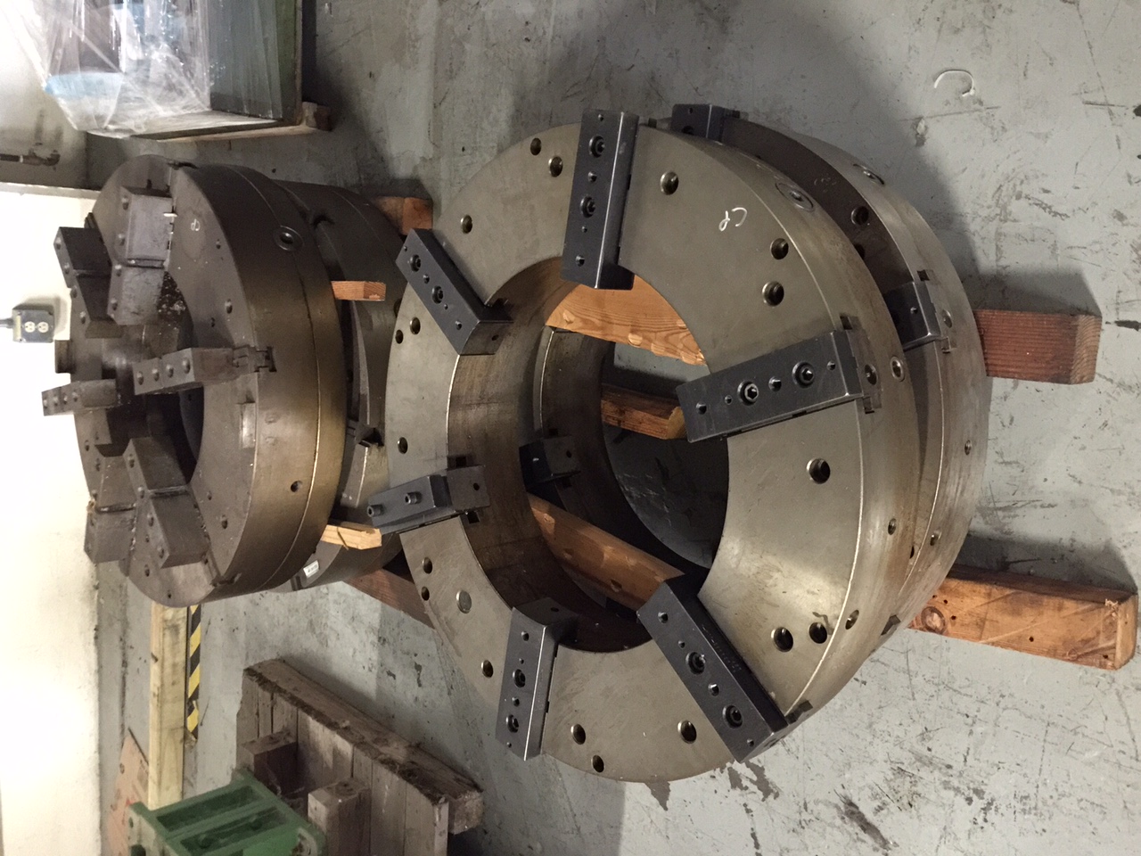 Used Lathe Faceplates, Chucks, Tooling