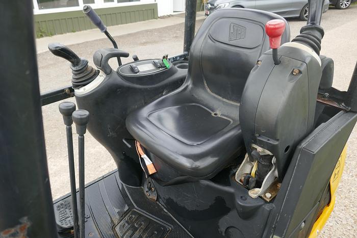 Used 2015 JCB 8018 CTS