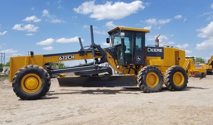 Used 2005 JOHN DEERE 672CH - MOTOR GRADERS