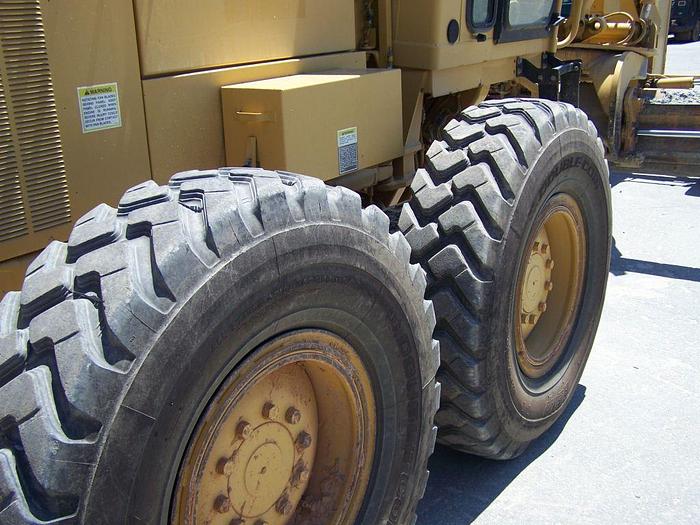 Used 2001 CATERPILLAR 12H - MOTOR GRADERS