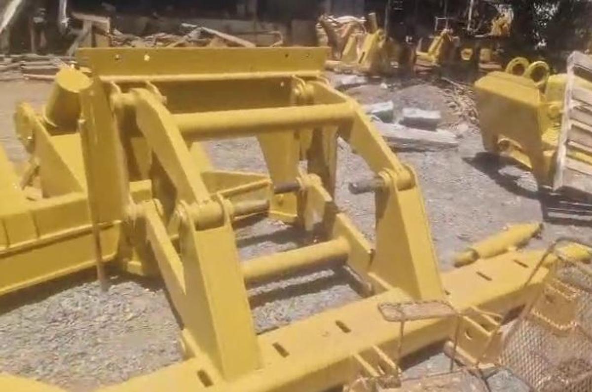 Used CATERPILLAR SINGLE SHANK for D6T ETC