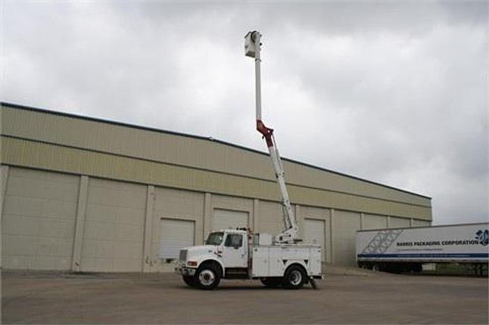Used 2000 INTERNATIONAL 4900 - BUCKET TRUCK OR BOOM TRUCKS