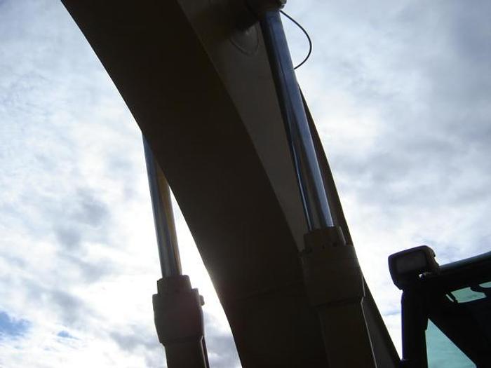 Used 2006 CATERPILLAR 330DL - EXCAVATORS