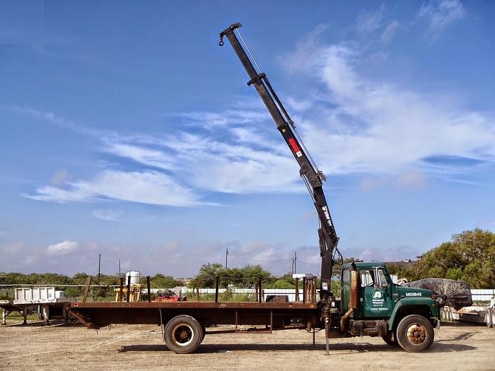 Used 1984 HIAB 105 - KNUCKLEBOOM