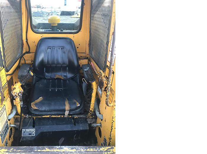 Used 1990 JOHN DEERE 675B - SKID STEER LOADERS