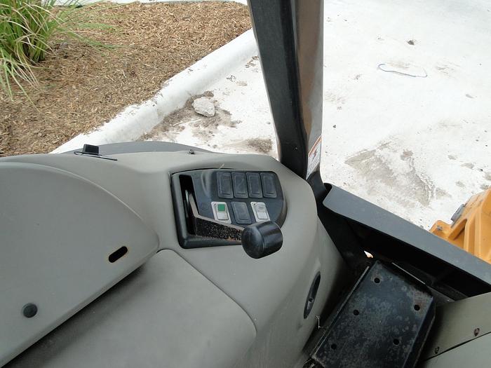 Used 2009 CASE 580M III - BACKHOES